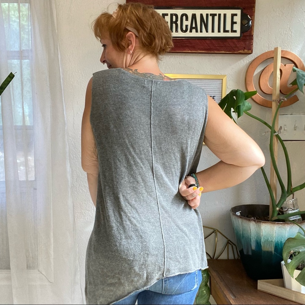 Cantoo asymmetrical Gray Cotton / Viscose Blend Knit Sleeveless Sweater Medium - Picture 6 of 15